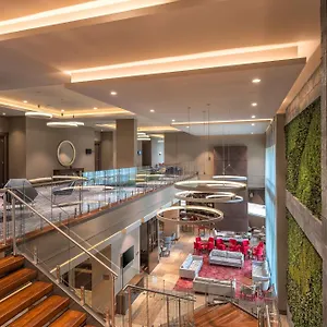 Отель Hilton Garden Airport, Богота